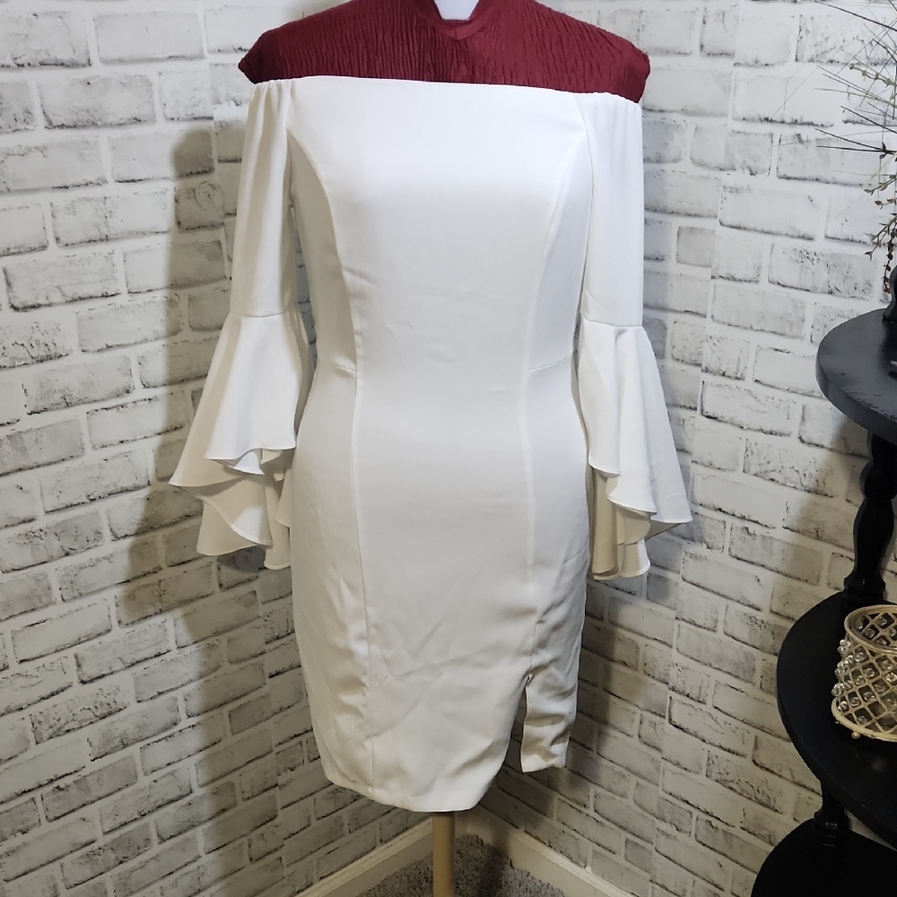 Venus SZ 8 White Off Shoulder Dress - Picture 1 of 7